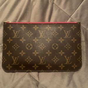 Louis Vuitton Neverfull Pochette